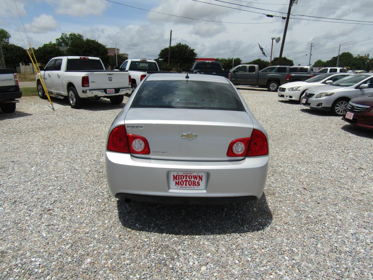 2011 Silver /Gray Chevrolet Malibu LS (1G1ZB5E11BF) with an 2.4L L4 DOHC 16V engine, Automatic transmission, located at 15016 S Hwy 231, Midland City, AL, 36350, (334) 983-3001, 31.306210, -85.495277 - Photo#6